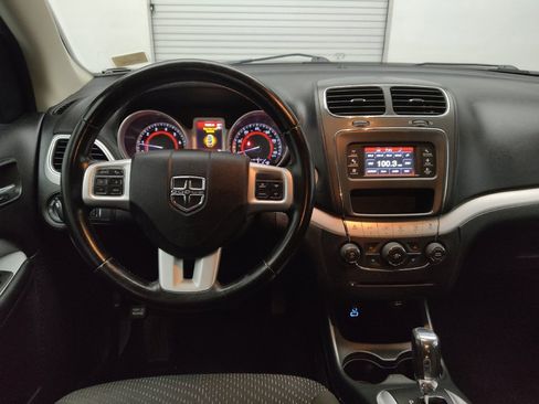 Used 2020 Dodge Journey SE w/ SE Popular Equipment Group image 22