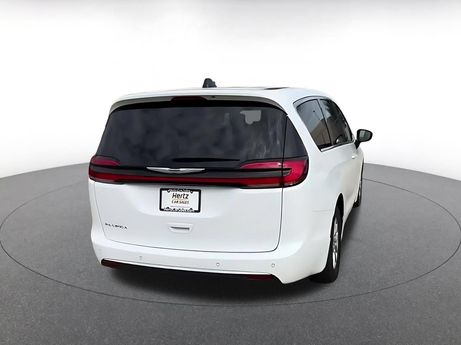 Used 2025 Chrysler Pacifica Select FWD image 13