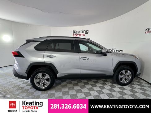 Used 2025 Toyota RAV4 XLE AWD/4WD image 4