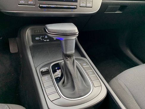 Used 2025 Hyundai Kona SEL image 41