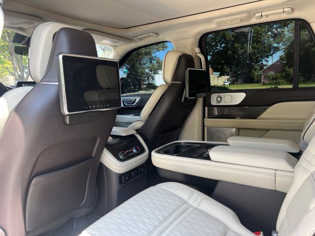Used 2019 Lincoln Navigator Black Label AWD/4WD image 14