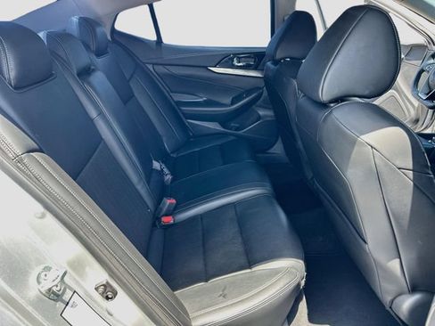 Used 2022 Nissan Maxima SV w/ Floor Mat Group FWD image 22