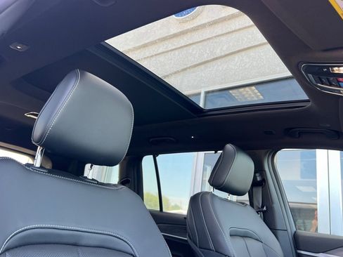 New 2025 Jeep Grand Cherokee L Limited w/ Luxury Tech Group II image 19