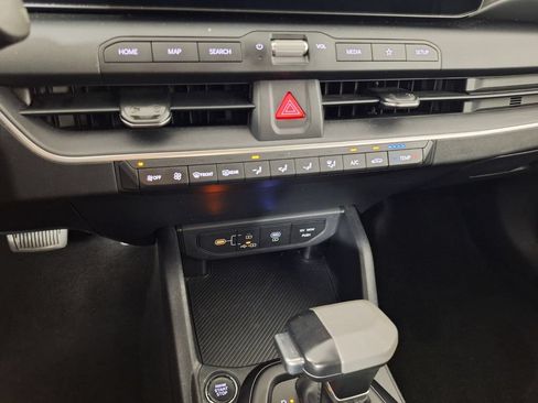 Used 2025 Kia K4 FWD image 14