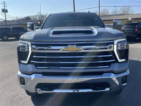 Used 2025 Chevrolet Silverado 2500 LTZ image 10