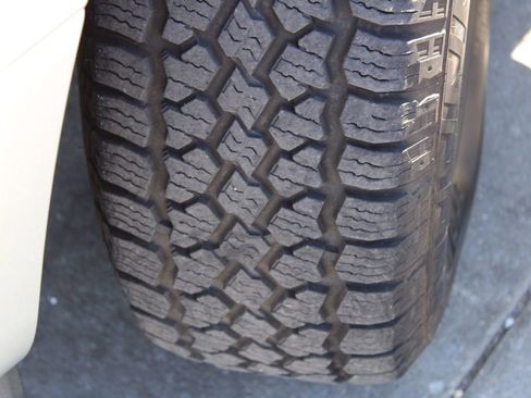 Used 2017 Nissan Frontier SV image 12