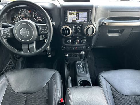 Used 2017 Jeep Wrangler 75th Anniversary image 16