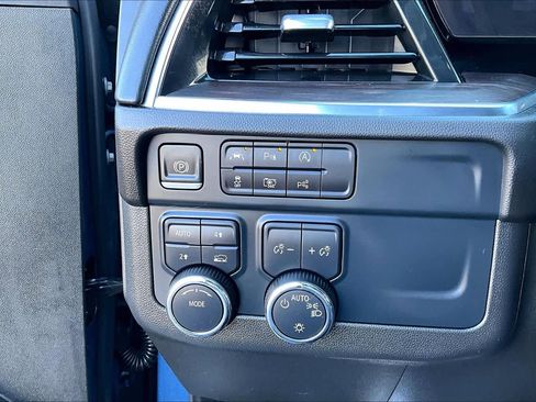 Used 2025 Chevrolet Tahoe LS image 30