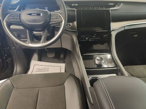 New 2025 Jeep Grand Cherokee L Altitude image 12