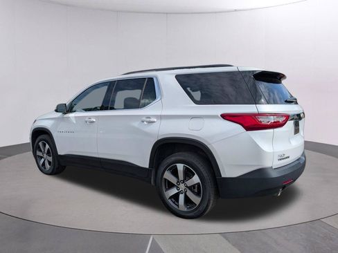 Used 2020 Chevrolet Traverse LT w/ LT Premium Package FWD image 3