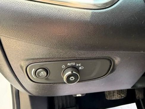 Used 2018 Chevrolet Equinox LT w/ Sun & Infotainment Package AWD/4WD image 22