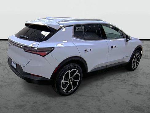 New 2026 Chevrolet Equinox EV LT image 4