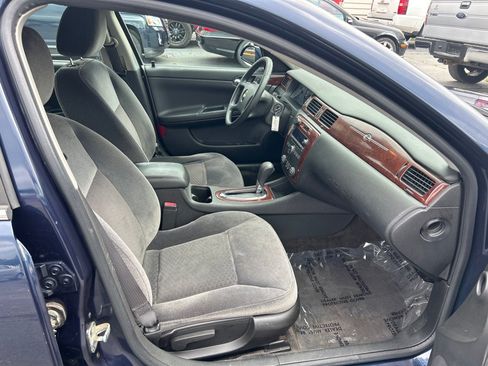Used 2010 Chevrolet Impala LS FWD image 12