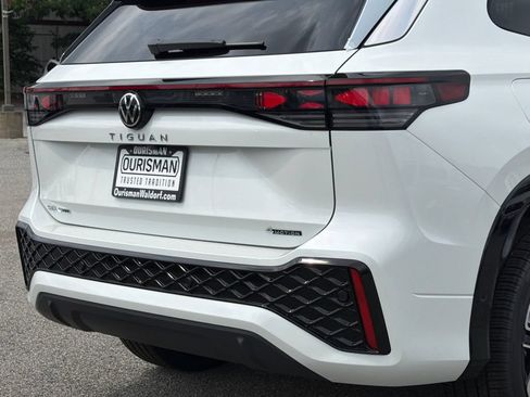 New 2026 Volkswagen Tiguan SEL R-Line AWD/4WD image 5