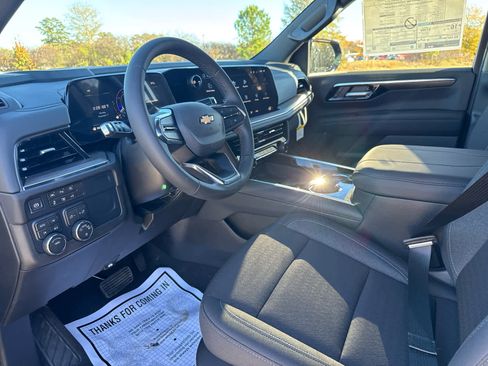 New 2026 Chevrolet Suburban LS image 14