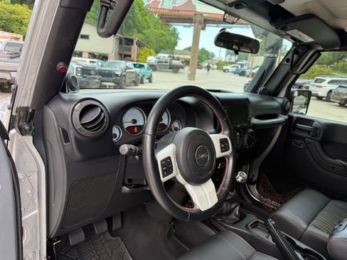 Used 2012 Jeep Wrangler Unlimited Sahara AWD/4WD image 24