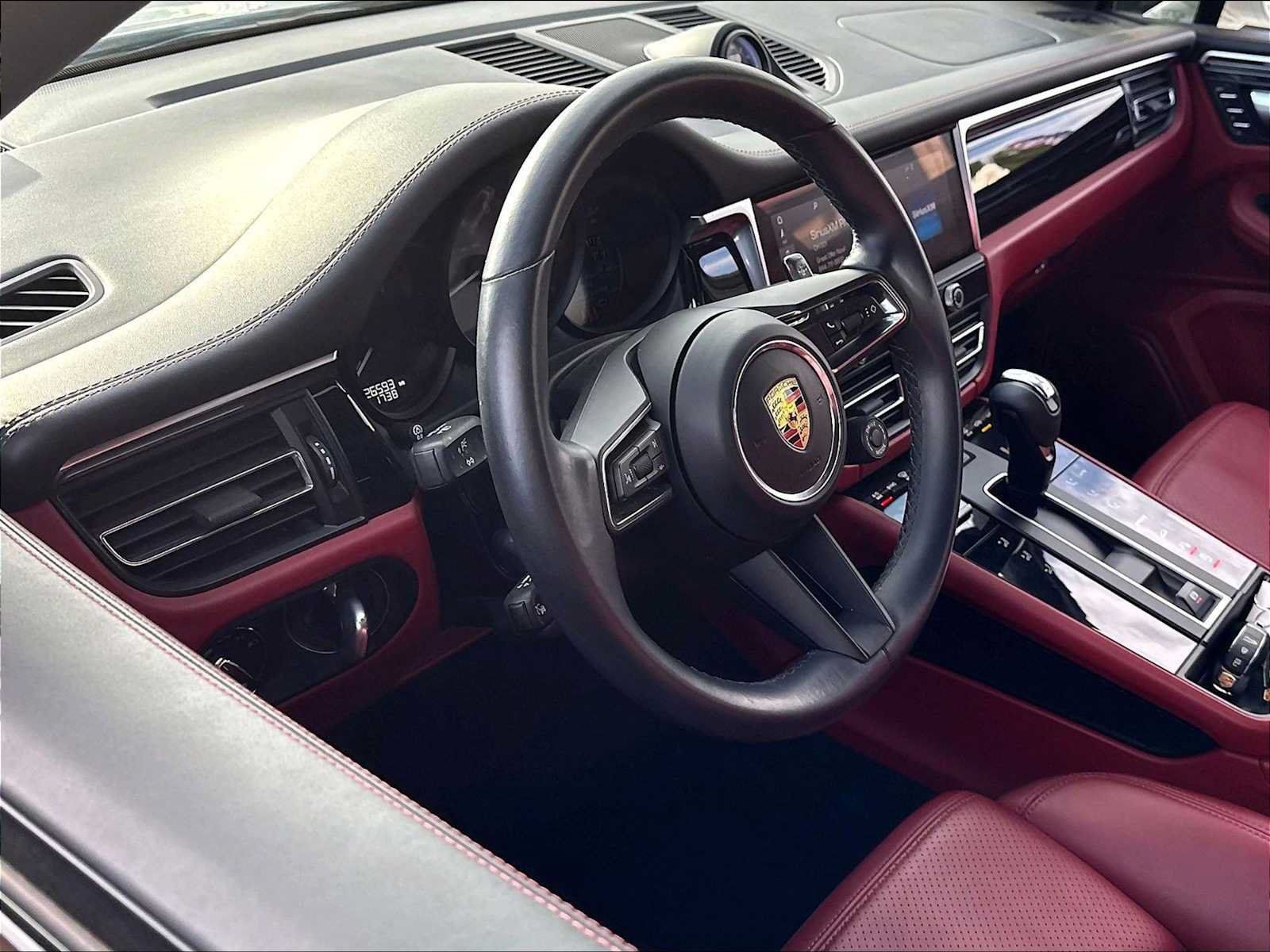 Used 2022 Porsche Macan S AWD/4WD image 15