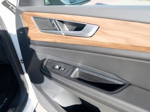 New 2026 Volkswagen Atlas SE image 45