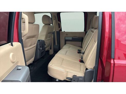 Used 2016 Ford F250 Lariat w/ Lariat Interior Package image 11