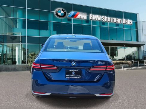 Used 2026 BMW 530i RWD image 5