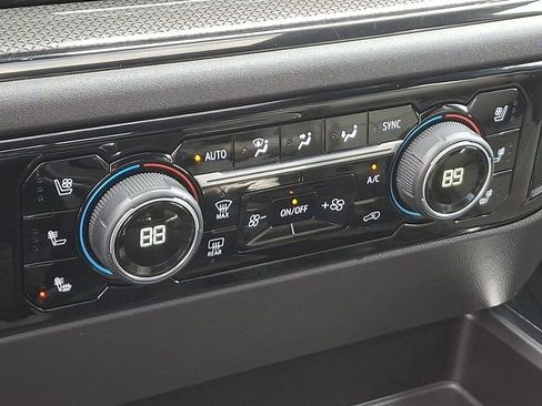 Used 2024 Chevrolet Silverado 1500 ZR2 image 19