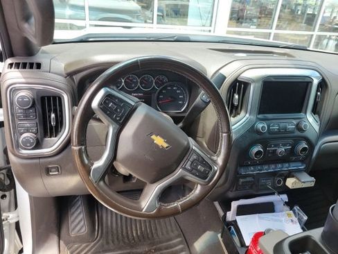 Used 2021 Chevrolet Silverado 1500 LT w/ Z71 Off-Road Package AWD/4WD image 13
