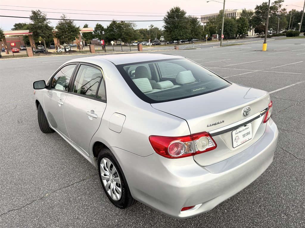 Used 2012 Toyota Corolla LE FWD image 30