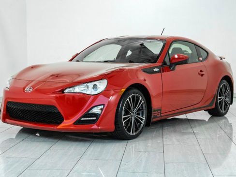 Used 2014 Scion FR-S image 4