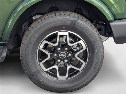 New 2025 Ford Bronco Outer Banks image 9