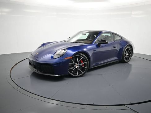 Used 2025 Porsche 911 Carrera 4 GTS AWD/4WD image 33