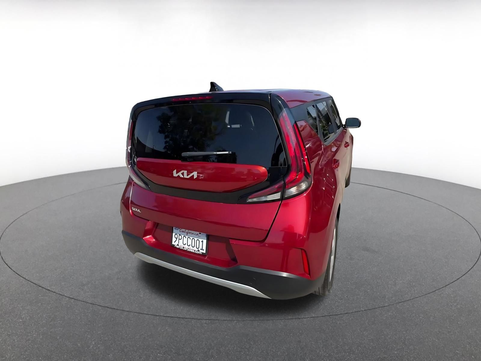 Used 2025 Kia Soul LX w/ LX Technology Package FWD image 13