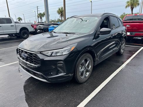 Used 2023 Ford Escape ST-Line w/ Tech Pack #1 FWD image 6