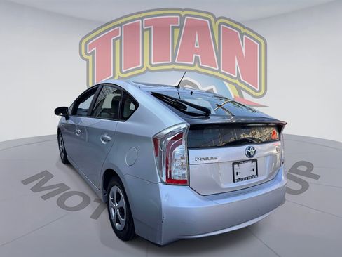 Used 2012 Toyota Prius Two FWD image 2