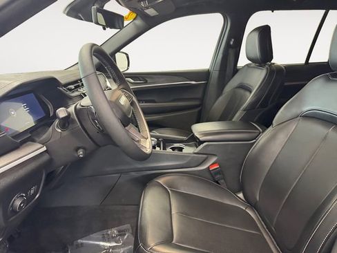 Used 2024 Jeep Grand Cherokee Limited w/ Luxury Tech Group II image 7