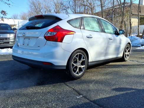 Used 2014 Ford Focus SE w/ Equipment Group 201A image 4