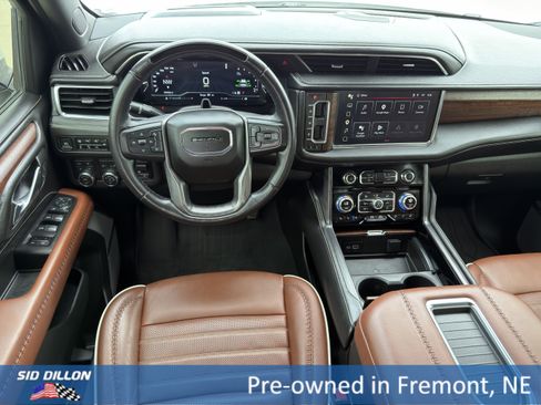 Used 2023 GMC Yukon XL Denali Ultimate AWD/4WD image 10