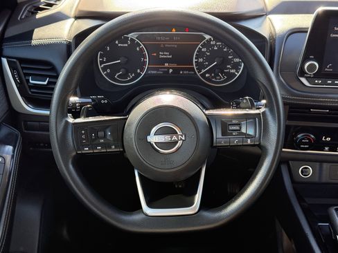 Used 2023 Nissan Rogue SV image 15