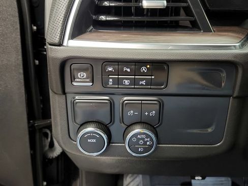 Used 2025 Chevrolet Tahoe Premier RWD image 25