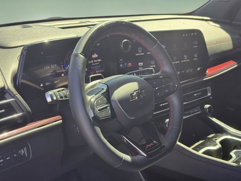 Used 2024 Chevrolet Traverse RS image 15