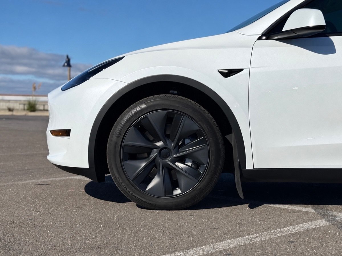 Used 2022 Tesla Model Y Long Range AWD/4WD image 10