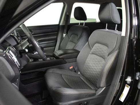 Certified 2023 Nissan Pathfinder SV AWD/4WD image 9