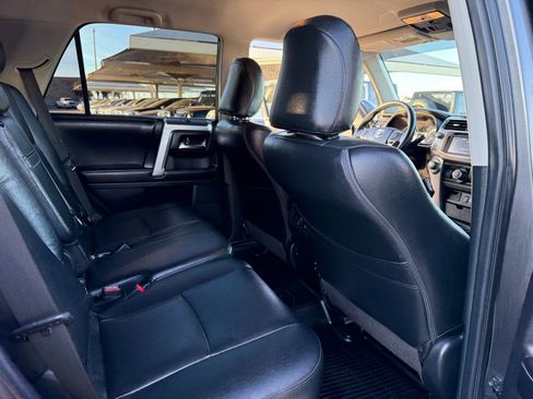 Used 2016 Toyota 4Runner SR5 image 17