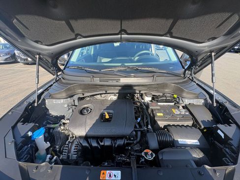 Used 2025 Kia Soul LX w/ LX Technology Package FWD image 30