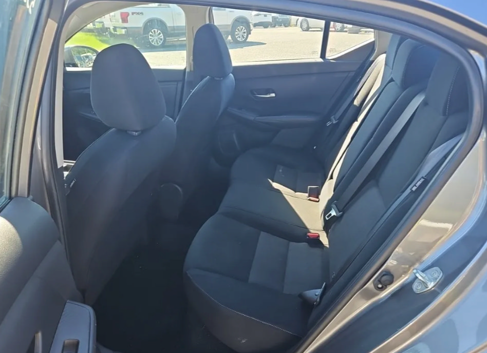 Used 2022 Nissan Sentra SV w/ Trunk Package FWD image 6