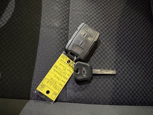 Used 2018 Chevrolet Silverado 1500 LT w/ LT Eassist Package image 9