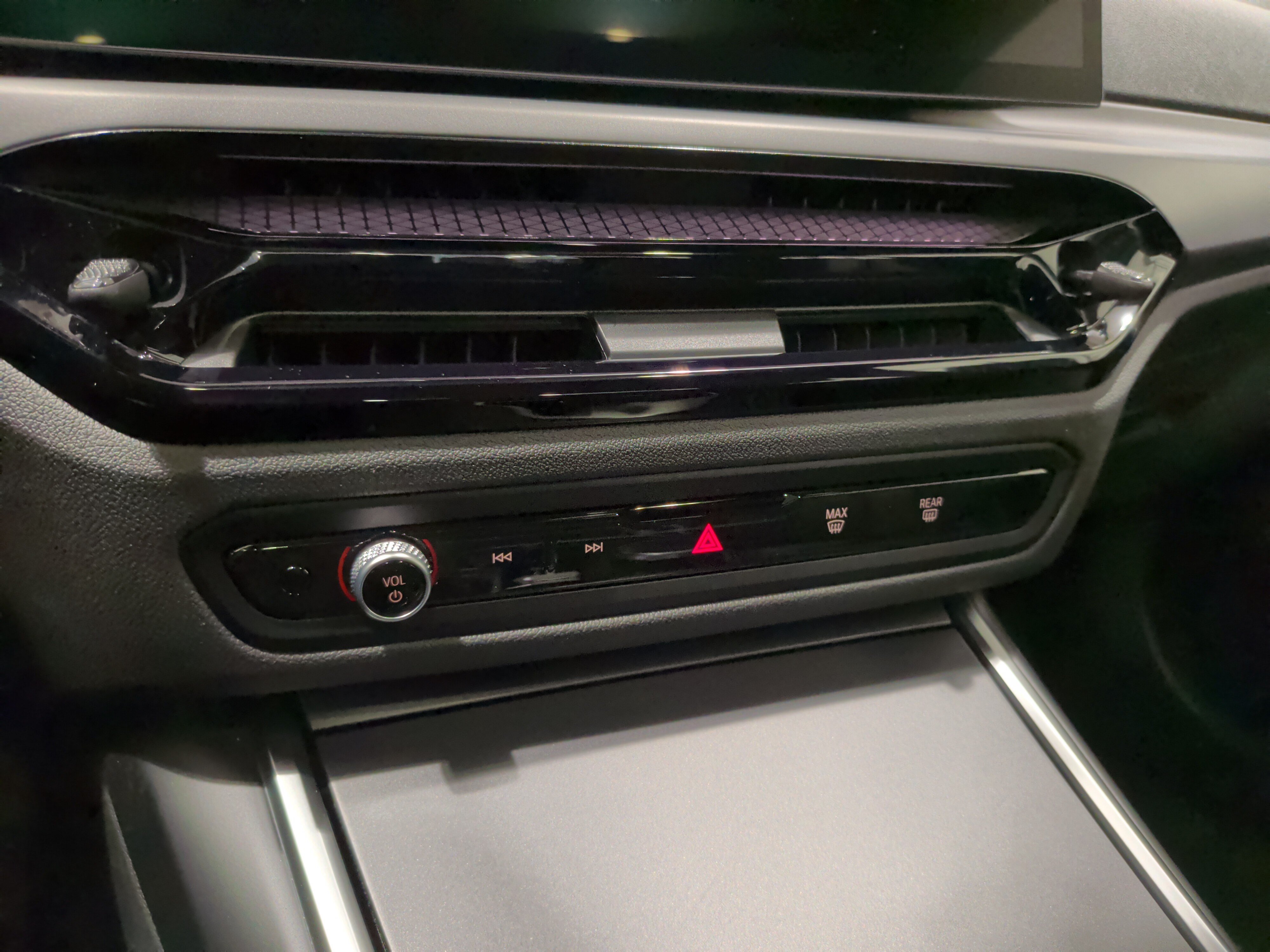 Certified 2025 BMW 230i Coupe RWD image 18