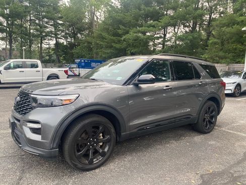 Used 2024 Ford Explorer ST-Line w/ Class IV Trailer Tow Package AWD/4WD image 2