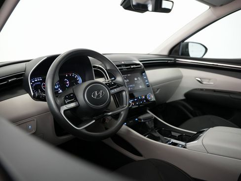 Used 2022 Hyundai Tucson SE image 6