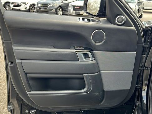 Used 2020 Land Rover Range Rover Sport HSE Dynamic image 9