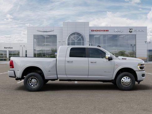 New 2026 RAM 3500 Longhorn AWD/4WD image 21